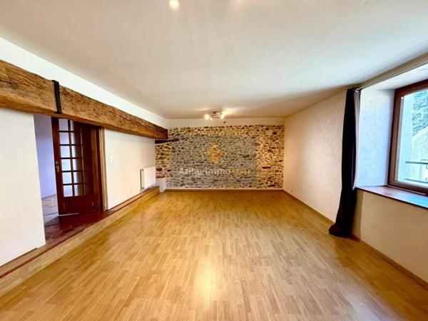 Vente                                                      Maison
                        
                     8 pièces                      252 m2                     à Rozay-en-Brie