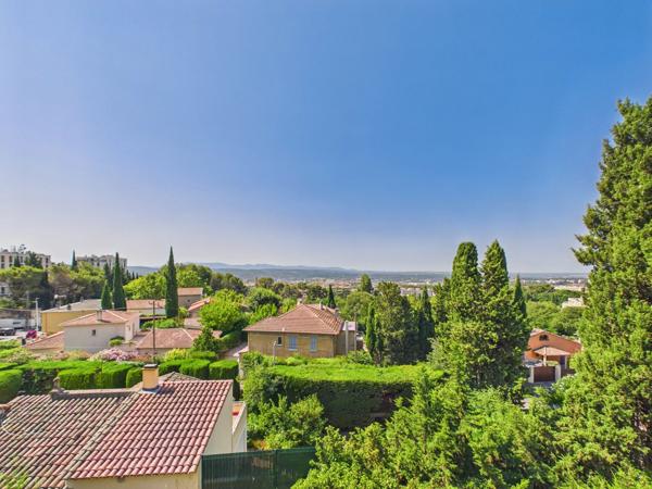 Appartement contemporain d'environ 93m² avec vue panoramique sur Aix-en-Provence