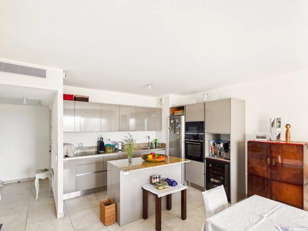 Appartement contemporain d'environ 93m² avec vue panoramique sur Aix-en-Provence