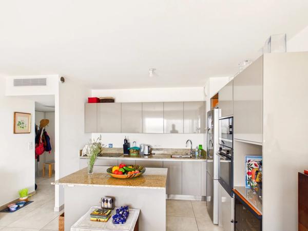 Appartement contemporain d'environ 93m² avec vue panoramique sur Aix-en-Provence