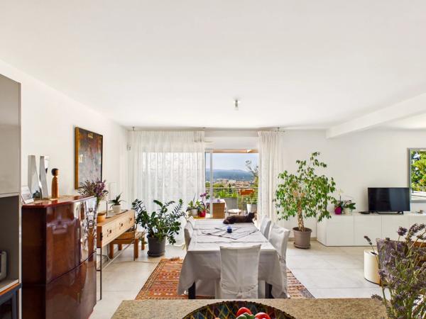 Appartement contemporain d'environ 93m² avec vue panoramique sur Aix-en-Provence