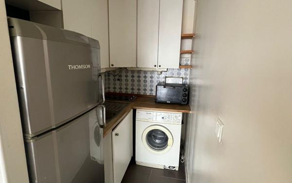 Appartement à vendre    1 pièce • 28 m2 Paris 20