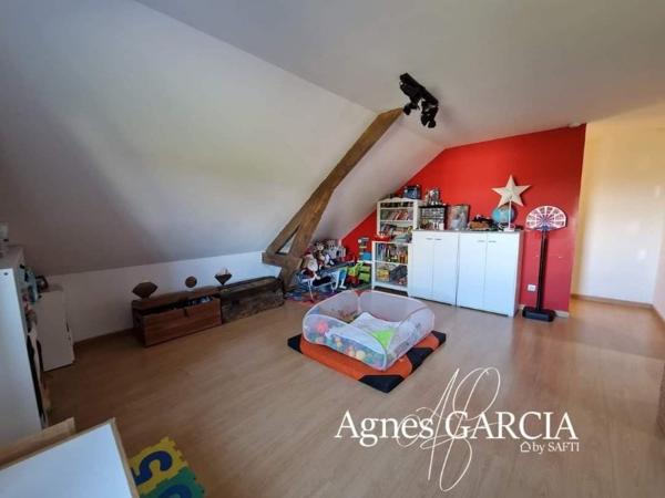 VOLUMINEUSE MAISON 6 CHAMBRES SANS TRAVAUX