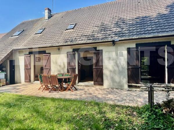 Super potentiel pour cette maison de Saint Symphorien le Château ! 