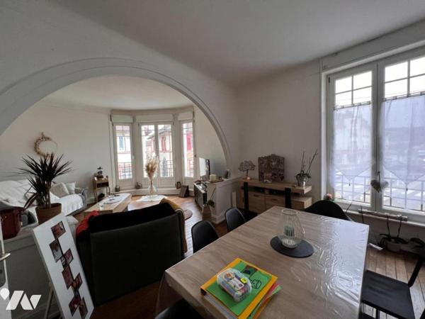 Immeuble 2 appartements + local commercial