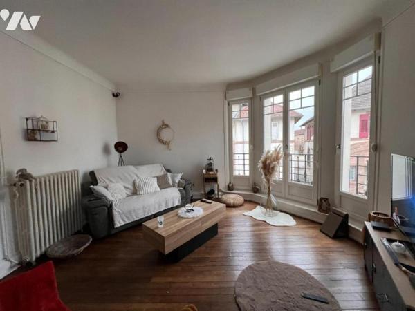 Immeuble 2 appartements + local commercial