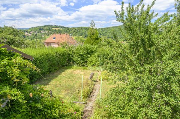 Jolie maison bourgeoise village, jardin, 3 chambres, garage, parkings