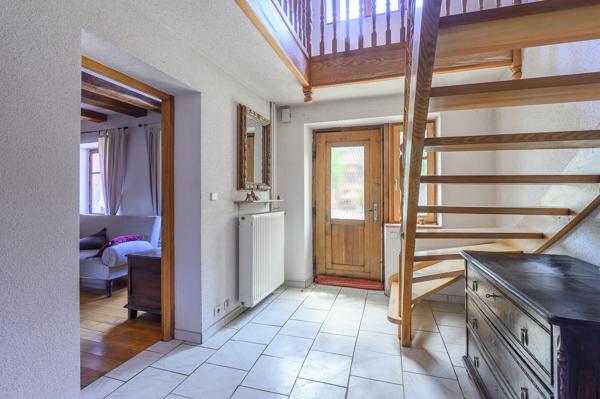 Jolie maison bourgeoise village, jardin, 3 chambres, garage, parkings