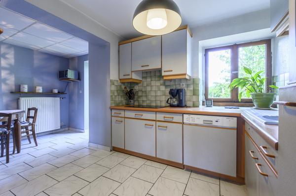 Jolie maison bourgeoise village, jardin, 3 chambres, garage, parkings