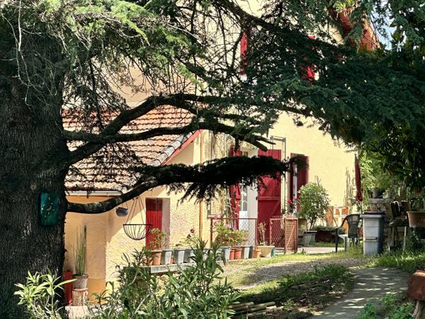 Belle demeure avec vue sur l’un des Plus Beaux Villages de France