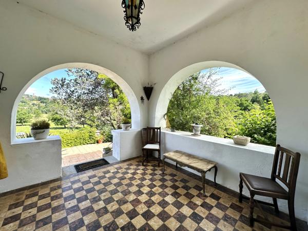 Belle demeure avec vue sur l’un des Plus Beaux Villages de France