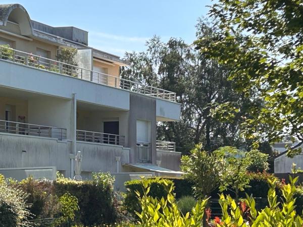 Appartement à vendre 4 pièces VANNES (56) avec deux garages