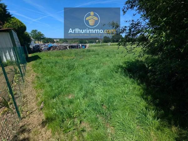 Vente                                                      Local commercial
                        
                                         314 m2                     à Forges-de-Lanouée
