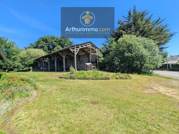 Vente                                                      Local commercial
                        
                                         314 m2                     à Forges-de-Lanouée