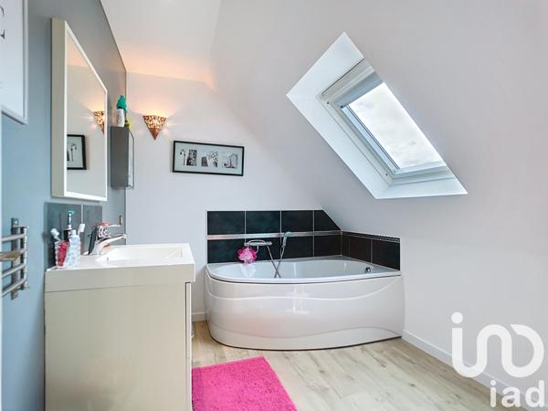 House for sale 6 rooms 129 m² Merlevenez