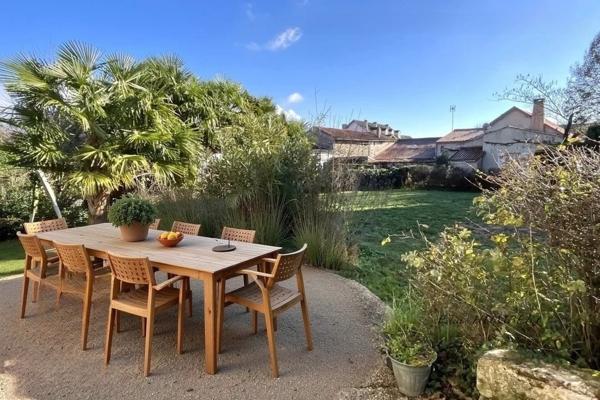 Maison et atelier/garage de 131+35m² à Vouvant
