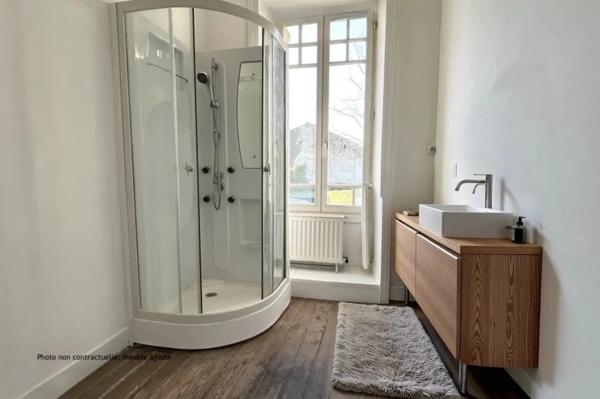 Maison et atelier/garage de 131+35m² à Vouvant