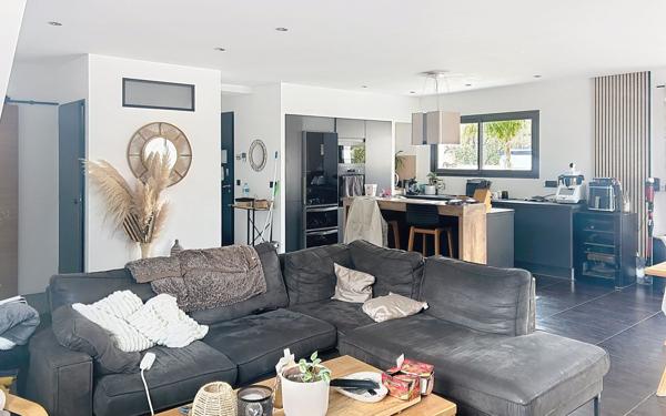 Maison à vendre    4 pièces •  Caveirac