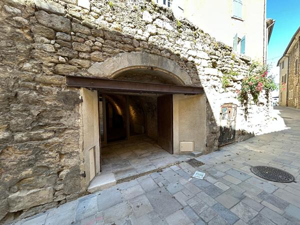 LOCAL - VITRINE - CHAUFFAGE
