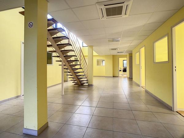 Location bureau Trémuson - 20 pièce(s) - 300 m² - 3 300 €/mois