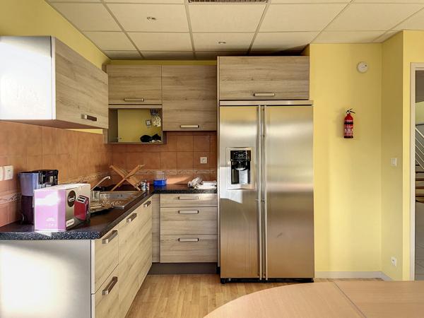 Location bureau Trémuson - 20 pièce(s) - 300 m² - 3 300 €/mois