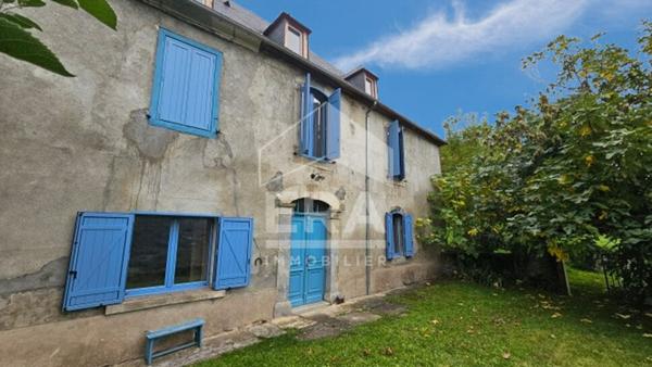 Maison bigourdane avec grange et vue panoramique sur les montagnes