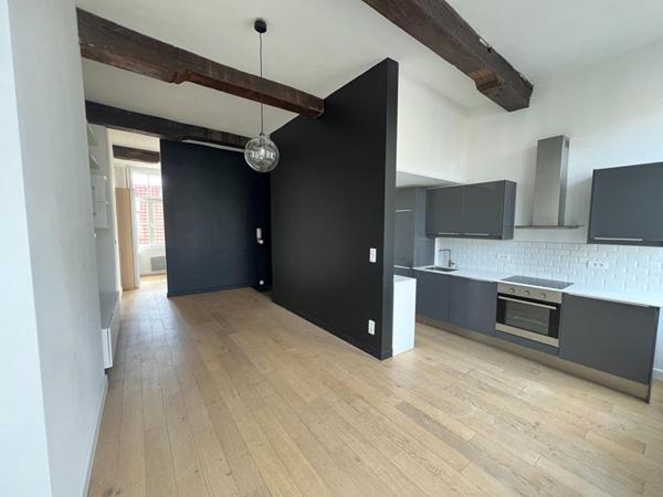 A LOUER : T2 à LILLE • Rue Lepelletier - Vieux Lille • 1 065 € CC • Réf. 1486-02