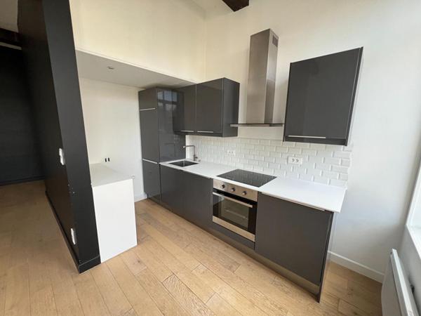 A LOUER : T2 à LILLE • Rue Lepelletier - Vieux Lille • 1 065 € CC • Réf. 1486-02