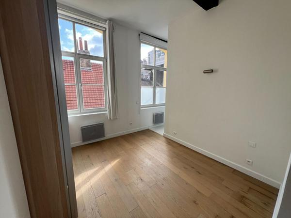 A LOUER : T2 à LILLE • Rue Lepelletier - Vieux Lille • 1 065 € CC • Réf. 1486-02
