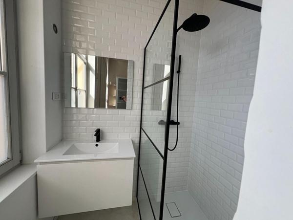 A LOUER : T2 à LILLE • Rue Lepelletier - Vieux Lille • 1 065 € CC • Réf. 1486-02