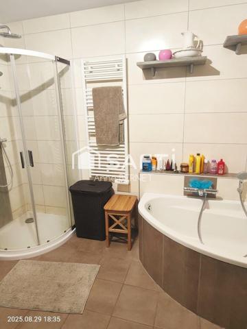 PROCHE AUTOROUTE ET VOIE RAPIDE