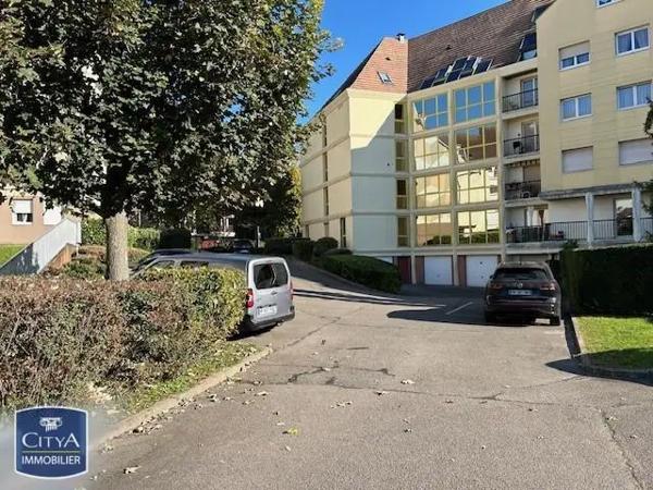 Local professionnel à vendre 73m²