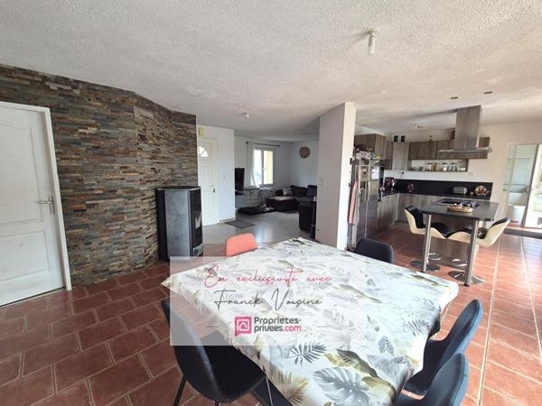 A VENDRE en Exclusivité au Boupère, maison avec 4 chambres  et 1 bureau, et 1 Gîte indépendant sur une parcelle de 1658 m2