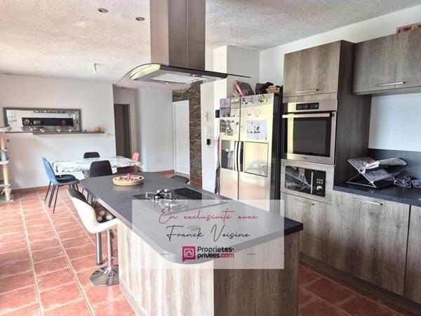 A VENDRE en Exclusivité au Boupère, maison avec 4 chambres  et 1 bureau, et 1 Gîte indépendant sur une parcelle de 1658 m2