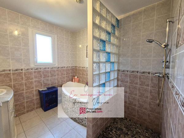 A VENDRE en Exclusivité au Boupère, maison avec 4 chambres  et 1 bureau, et 1 Gîte indépendant sur une parcelle de 1658 m2