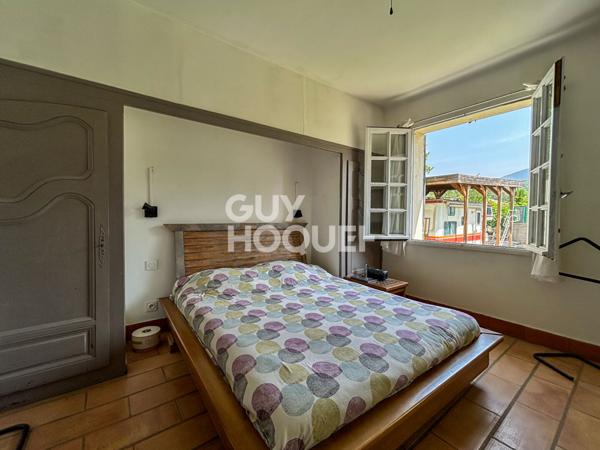 Proche du Golf de Saumane de Vaucluse : Maison de plain pied avec jardin et piscine