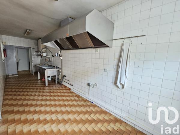Immeuble à vendre 200 m² Le Breil-sur-Mérize