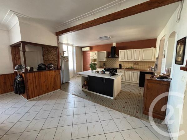 Maison à vendre  6 pièces - 150 m2 SCORBE CLAIRVAUX - 86