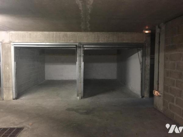 LAMORICIERE - LOT DE 9 GARAGES