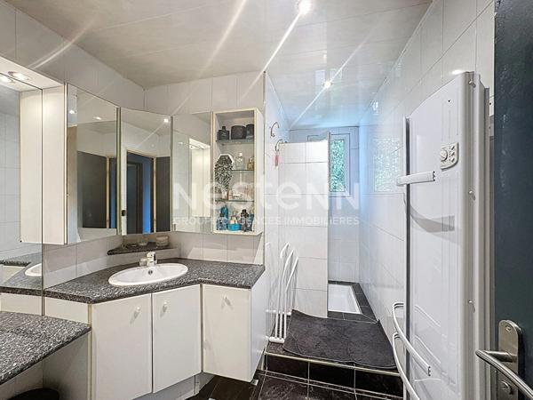 Maison avec piscine situé à Morangis secteur calme et recherché, proche des axes routier, 5 chambres, maison familiale