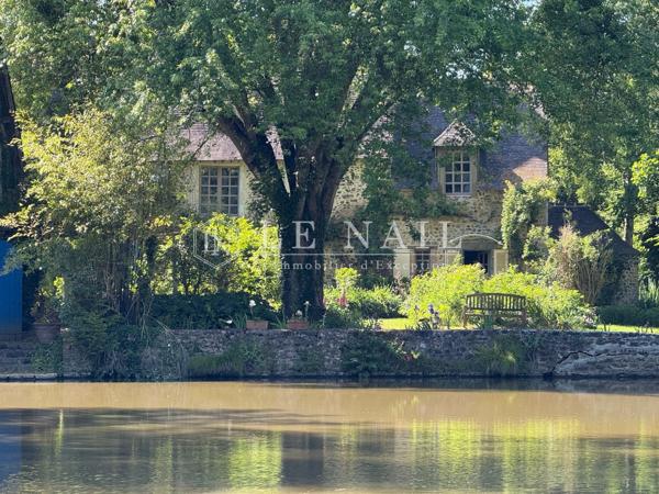 Charmant manoir avec remarquable parc sur 2.5 hectares dans le Maine
