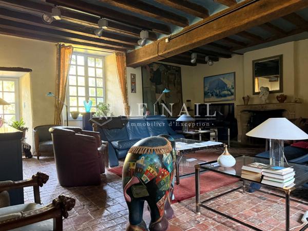 Charmant manoir avec remarquable parc sur 2.5 hectares dans le Maine