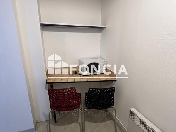 Location Studio meublé 14.74 m² - 4 BIS RUE COURTHARDY Le Mans 72000