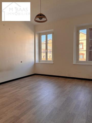 Grand appartement 4 pièces de 110 m² avec jardin et garage 92 000 € H.A.I.*