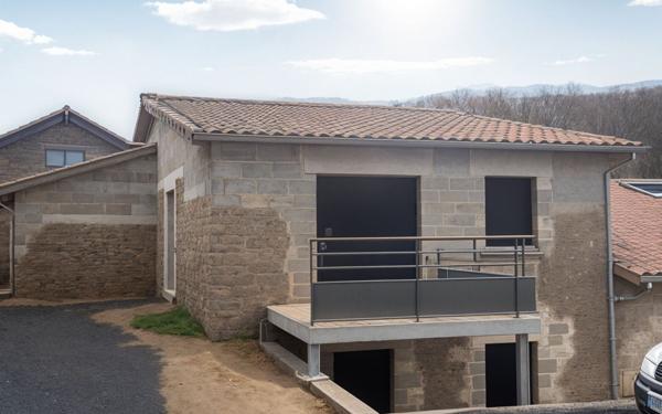 Appartement à vendre    2 pièces • 92,90 m2 Saint-Laurent-de-Vaux