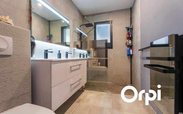 Maison à vendre    7 pièces • 193 m2 Lentilly