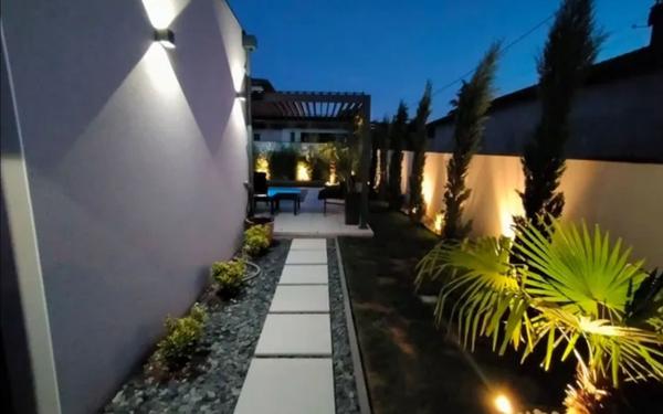 Maison à vendre    7 pièces • 193 m2 Lentilly