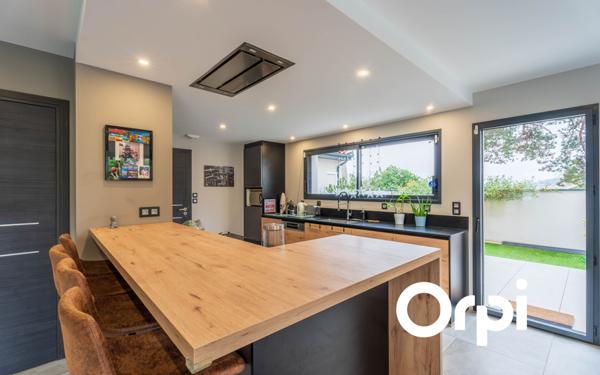 Maison à vendre    7 pièces • 193 m2 Lentilly