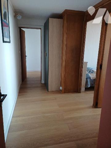 A VENDRE à REZE - Cité Radieuse APPT T5 de 85m2 en duplex rénové au 6ème et dernier étage
