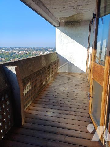 A VENDRE à REZE - Cité Radieuse APPT T5 de 85m2 en duplex rénové au 6ème et dernier étage